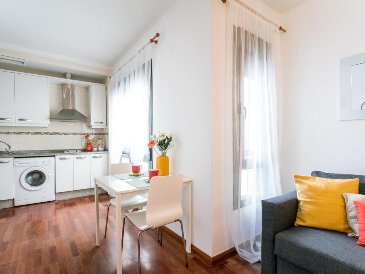 Holi-Rent Santa Marina Apartment Севиля Екстериор снимка