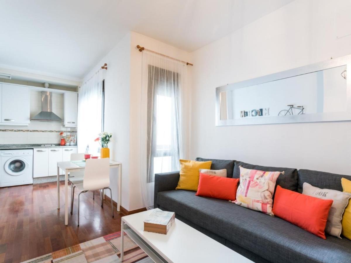 Holi-Rent Santa Marina Apartment Севиля Екстериор снимка