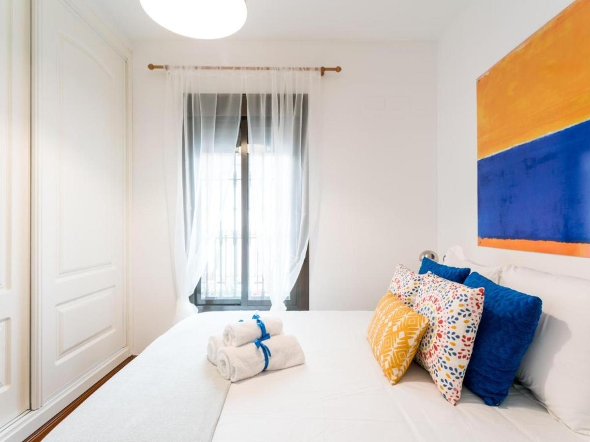 Holi-Rent Santa Marina Apartment Севиля Екстериор снимка