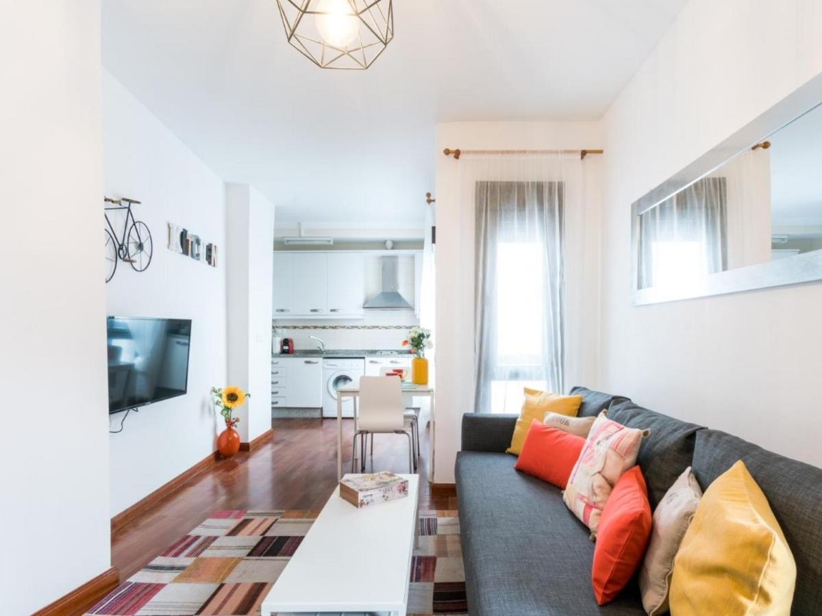Holi-Rent Santa Marina Apartment Севиля Екстериор снимка
